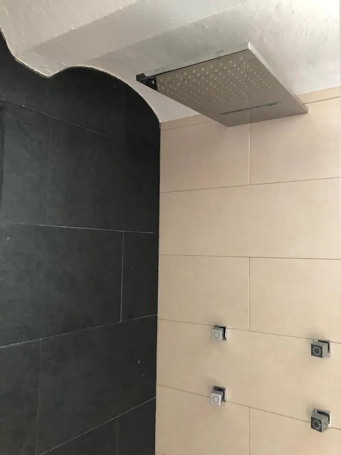 شقة Beachfront Penthouse With Sea Views In كاذاكيس 0*,  إسبانيا